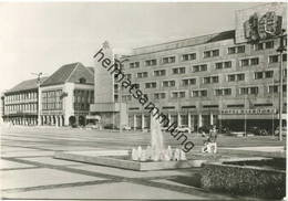 Neubrandenburg - Hotel Vier Tore Am Karl-Marx-Platz - Foto-AK Grossformat - Rückseite Beschrieben - Neubrandenburg