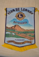 Rare Fanion Lion's Club  Moyobamba 1963 - Autres & Non Classés