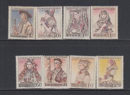 ** TCHECOSLOVAQUIE - ** - N°816/19,  881/84 - Costumes - TB - Airmail