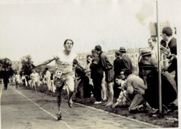 Jules Ladoumegue  Au Stade Jean Bouin Le Prix Blanchet 1930 - Sport