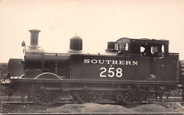 Carte-Photo Des Chemins De Fer Anglais  -  Locomotive " SOUTHERN E 258 "   - Train - Equipment