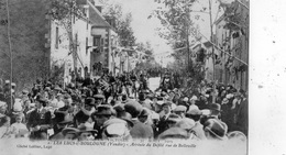 LES LUCS-SUR-BOULOGNE ARRIVEE DU DEFILE RUE DE BELLEVILLE FETE DE LA VICTOIRE 31/08/1919 - Les Lucs Sur Boulogne