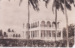 AFRIQUE- TOGO LOMÉ - LE PALAIS DE JUSTICE ET LE CERCLE - Togo