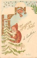 Thème Noël :       Père Noël .Sapin. Cloche . Carte Gaufrée.     (voir Scan) - Otros & Sin Clasificación