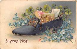 Thème Noël : Père Noël   Chaussure Et Fleurs       Carte Gaufrée     (voir Scan) - Altri & Non Classificati