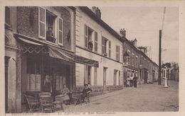 Saint-Vrain : Le Café-Tabac Et Rue Saint-Caprais - Saint Vrain