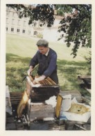 Chevilly-Larue 94 - Frère Jérôme Désinfecte Les Ruches Du Séminaire - Métiers Apiculteur Abeilles - 1989 - Chevilly Larue