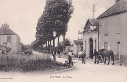 CPA :  Perthes (78)    La Poste          Attelage Agricole       Ed Fanisse - Perthes