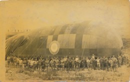 N68 - MILITARIA - Souvenir De Weitmar - Aérostation - Saucisse Dirigeable - Soldat Français Posent Devant Le Ballon - Ausrüstung