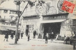 Alais (Alès) - Place St Saint-Jean, Magasin Au Louvre (Marius Michel) Et Coiffeur - Papeterie Nouvelle - Alès