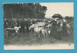 CPA 161 - Métier Maquignons Le Marché Aux Moutons UNE FOIRE EN BASSE NORMANDIE 14 - Andere & Zonder Classificatie