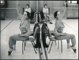Balettművészek, Cca 1950 és Cca 1980 Között Készült 5 Db Vintage Fotó, Kettő Jelzett, Kettő Feliratozott, 24x18 Cm és 18 - Autres & Non Classés