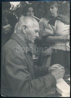 Cca 1970 Bohumil Hrabal (1914-1997) Cseh író Dedikál / Photo Of 12x16 Cm - Sonstige & Ohne Zuordnung