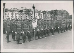 Cca 1947 Budapest Katonai Díszszemle Május 1-én A Hősök Terén, 13x18 Cm - Other & Unclassified