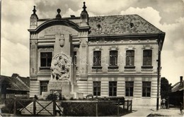 * T2/T3 Diószeg, Nagydiószeg, Sládkovicovo; Stat. Lud. Skola / állami Iskola, Hősök Szobra / School, WWI Heroes Monument - Ohne Zuordnung