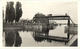 T2/T3 Óbecse, Stari Becej; Zsilip A Ferenc Csatornán. Kiadja Radoszávlyovits / Flood Gate Over The Danube-Tisa-Danube Ca - Ohne Zuordnung