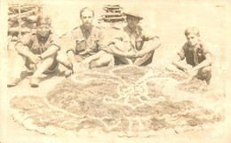 * T2 1938 Losonc, Lucenec; Magyar Cserkészek Kövekből Kirakott Tábori Jelvénnyel / Hungarian Scouts With Camp Badge Made - Unclassified