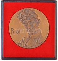 Vígh Tamás (1926-) 1972. 'Petőfi' Egyoldalas Br Plakett, Eredeti Dísztokban (116,5mm) T:1- Hátoldalon Kis Patina - Ohne Zuordnung