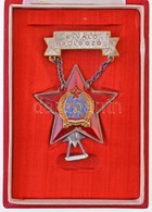 -~1950. 'Kiváló Dolgozó' Rákosi-címeres Zománcozott Fém Kitüntetés Miniatűrrel, Eredeti Tokban T:2 - Unclassified