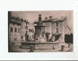 MARINGUES  (PUY DE DOME) 339 CARTE PHOTO  PLACE ET FONTAINE DU CHERY - Maringues