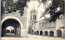 47 - DAMAZAN -- L'Eglise Et La Place - Damazan