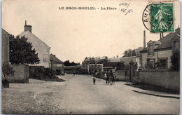 45 AMILLY - Le Gros Moulin, Vue De La Place - Amilly