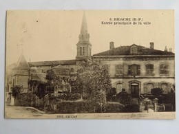 C.P.A. : 64 BIDACHE : Entrée Principale De La Ville, Timbres En 1945 - Bidache