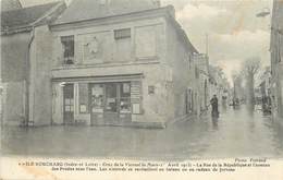 L'ÎLE BOUCHARD - Crue De La Vienne (30 Mars/1er Avril 1913) Rue De La République Et Avenue De Presles. - L'Île-Bouchard