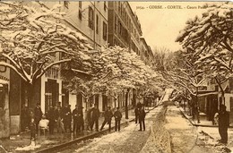 CORSE -  CORTE - Belle Animation Cours Paoli Sous La Neige, Devant Brasserie Et Coiffeur - 1912 - Corte