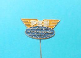 PEZ CLUB INTERNATIONAL ... Yugoslavian Nice Old And Rare Pin Badge * Abzeichen Anstecknadel Spilla Distintivo - Pez