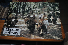 Rare Affichette Film L'aventure Des Ewoks Star Wars 1984 Format 21x30 - Affiches & Posters