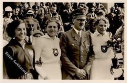 Hitler Mit Den 3 Siegerinnen Im Speerwurf Olympia 1936 WK II PH O 18  Foto AK I-II - War 1939-45