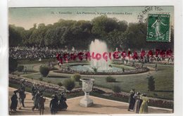 78 - VERSAILLES- LES PARTERRES LE JOUR DES GRANDES EAUX - Versailles (Castillo)