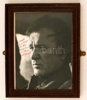 Sir Richard Burton (1925-1984)  Walesi Színész, Rendező és Producer  Saját Kezű Aláírása Egy A Művészt ábrázoló Fotón, ü - Autres & Non Classés