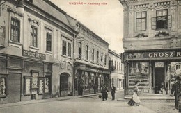 * T2/T3 Ungvár, Uzshorod, Uzhorod; Kazinczy Utca, Révész Árpád, Grosz, Balázs üzlete. Kiadja Földesi Gyula / Street View - Zonder Classificatie