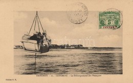 * T1/T2 Cotonou, Le Débarquement Des Passagers /  Disembarking Of The Passengers Of A Steamship - Ohne Zuordnung