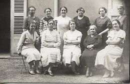 Carte Photo Ancienne : Photos De Femmes De Différentes Générations - Genealogie