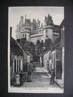 Pierrefonds-Rue Notre-Dame Et Le Chateau - Picardie