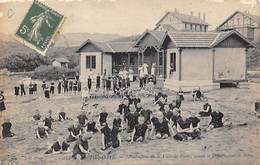 Hendaye        64      Le Sanatorium De Paris  Enfants Avant Le Départ Pour Le Bain    (voir Scan) - Hendaye