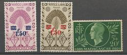 MADAGASCAR  LOT NEUF* AVEC OU TRACE DE CHARNIERE TB / MH - Unused Stamps