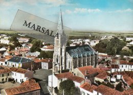 CPSM  Saint  Michel En L'Herm  L'église  Et La Place - Saint Michel En L'Herm