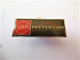 PINS  BANQUES ASSURANCES UAP PREVENTION / 33NAT - Banques