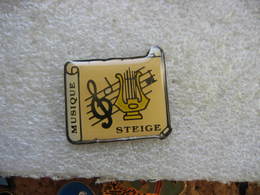 Pin's De La Musique De La Commune De STEIGE (Dept 67) - Musique