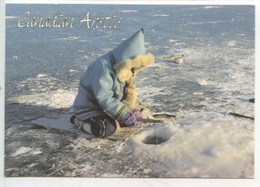 Canadian Arctic : Ice Fishing In Northem Canada (cp Vierge) Pêche à La Ligne Dans La Glace - Otros & Sin Clasificación