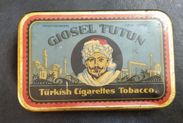 AC - GIOSEL TUTUN TURKISH CIGARETTES TOBACCO KONSTANTINOPEL - NEW YORK VINTAGE EMPTY TIN BOX - Schnupftabakdosen (leer)