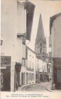16 - LA ROCHEFOUCAULT : Rue Liancourt Et Flèche De L'Eglise ( Café Des Voyageurs )  CPA - Charente - Sonstige & Ohne Zuordnung