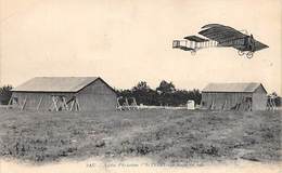 Pau        64         Ecole D' Aviation  Blériot Exécutant Un Vol    (voir Scan) - Pau