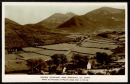 Ref 1253 - Real Photo Postcard - Cottages Mourne Mountains Near Newcastle Co. Down Ireland - Down