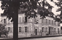CPSM 9X14 . ERVY LE CHATEL (10)  L'Hôtel De Ville ( + Caisse D' Epargne De Troyes. Succursale D'Ervy) - Ervy-le-Chatel