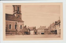 DERVAL - LOIRE ATLANTIQUE - CARREFOUR DE LA RUE DE RENNES ET DE LA PLACE DE L'EGLISE - Derval